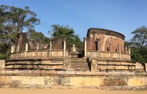 Medirigiriya Watadageya